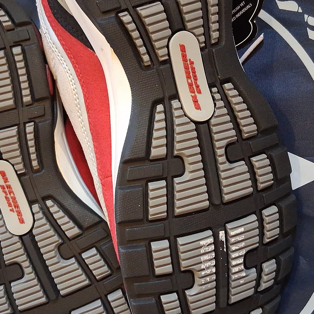 Skechers Black, Red & Gray Womans Sneakers, Key Chain, Messenger Bag & Backpack - Picture 8 of 13